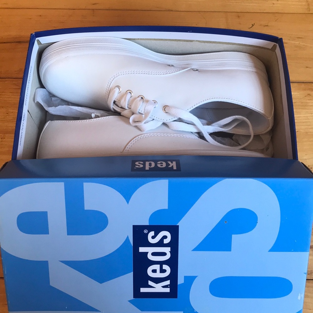 💥NEVER WORN White leather Keds. Size 7.